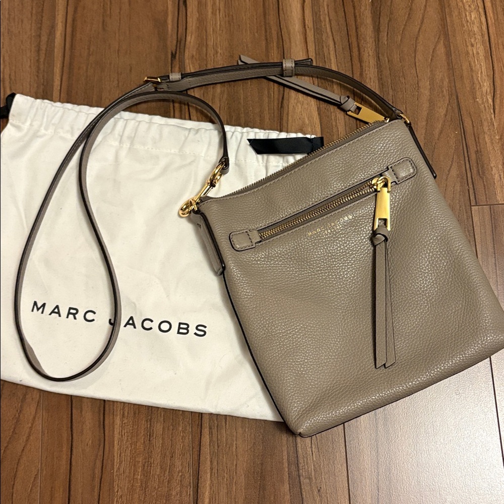 Marc Jacobs Taupe Crossbody Leather Bag with Gold Hardware